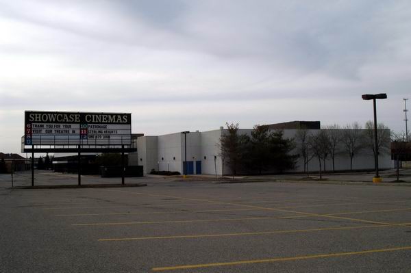 Showcase Cinemas Pontiac 6-12 - April 2003 (newer photo)